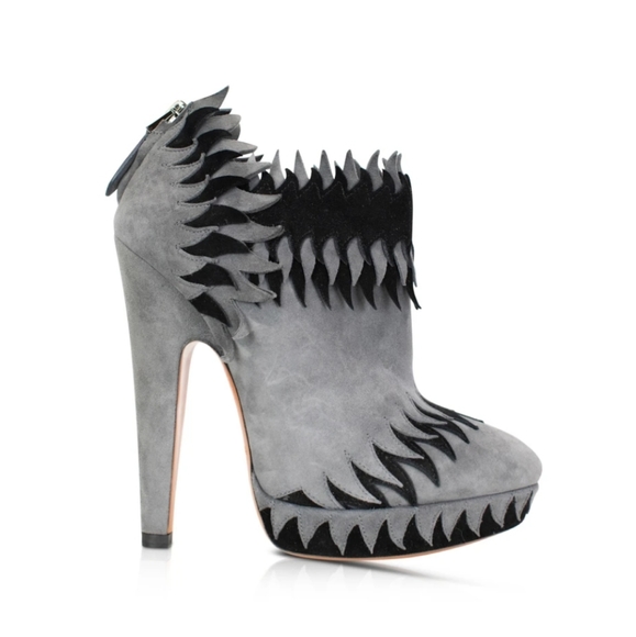 ALAÏA FRINGE ANKLE BOOTS - Picture 1 of 5